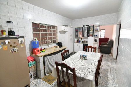 Casa à venda com 2 quartos, 139m² - Foto 1