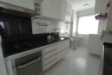 Apartamento à venda com 2 quartos, 69m² - Foto 1