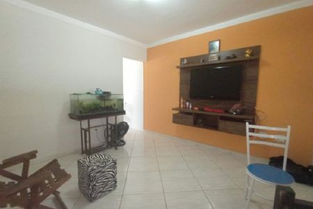 Casa à venda com 3 quartos, 200m² - Foto 1