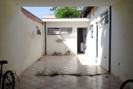 Casa à venda com 4 quartos, 150m² - Foto 1