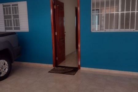 Casa à venda com 2 quartos, 90m² - Foto 1