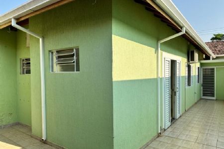 Casa à venda com 2 quartos, 102m² - Foto 1