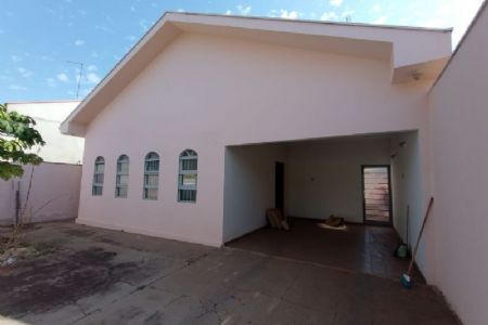 Casa à venda com 3 quartos, 154m² - Foto 1