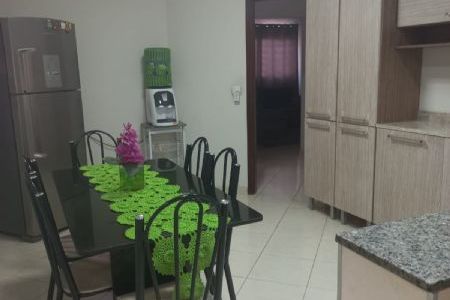 Casa à venda com 3 quartos, 190m² - Foto 1