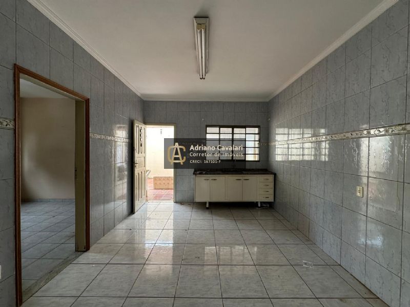 Casa à venda com 3 quartos, 99m² - Foto 4