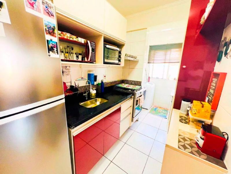 Apartamento à venda com 2 quartos, 60m² - Foto 2