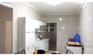 Casa à venda com 3 quartos, 135m² - Foto 1